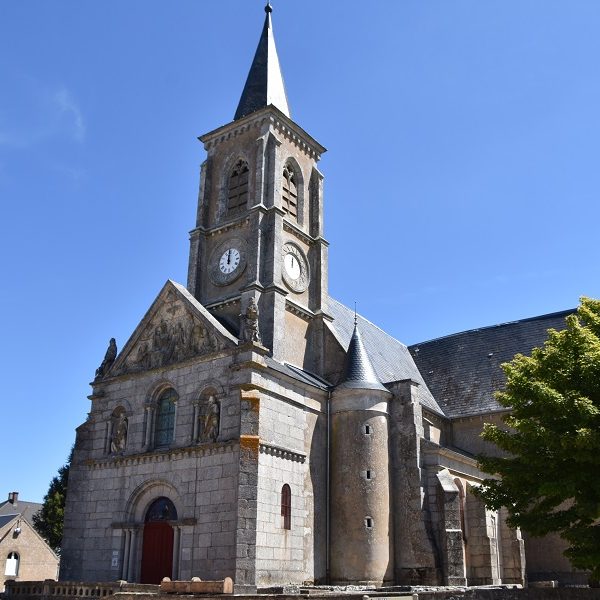 Quarré les Tombes - Église