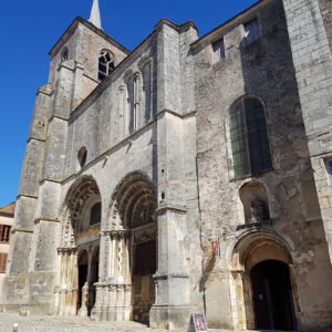 Collegiale Avallon